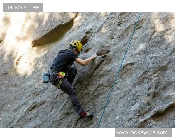 深圳攀岩队的深度反击之路探索与挑战的完美结合 深圳攀岩队的深度反击之路探索与挑战的完美结合